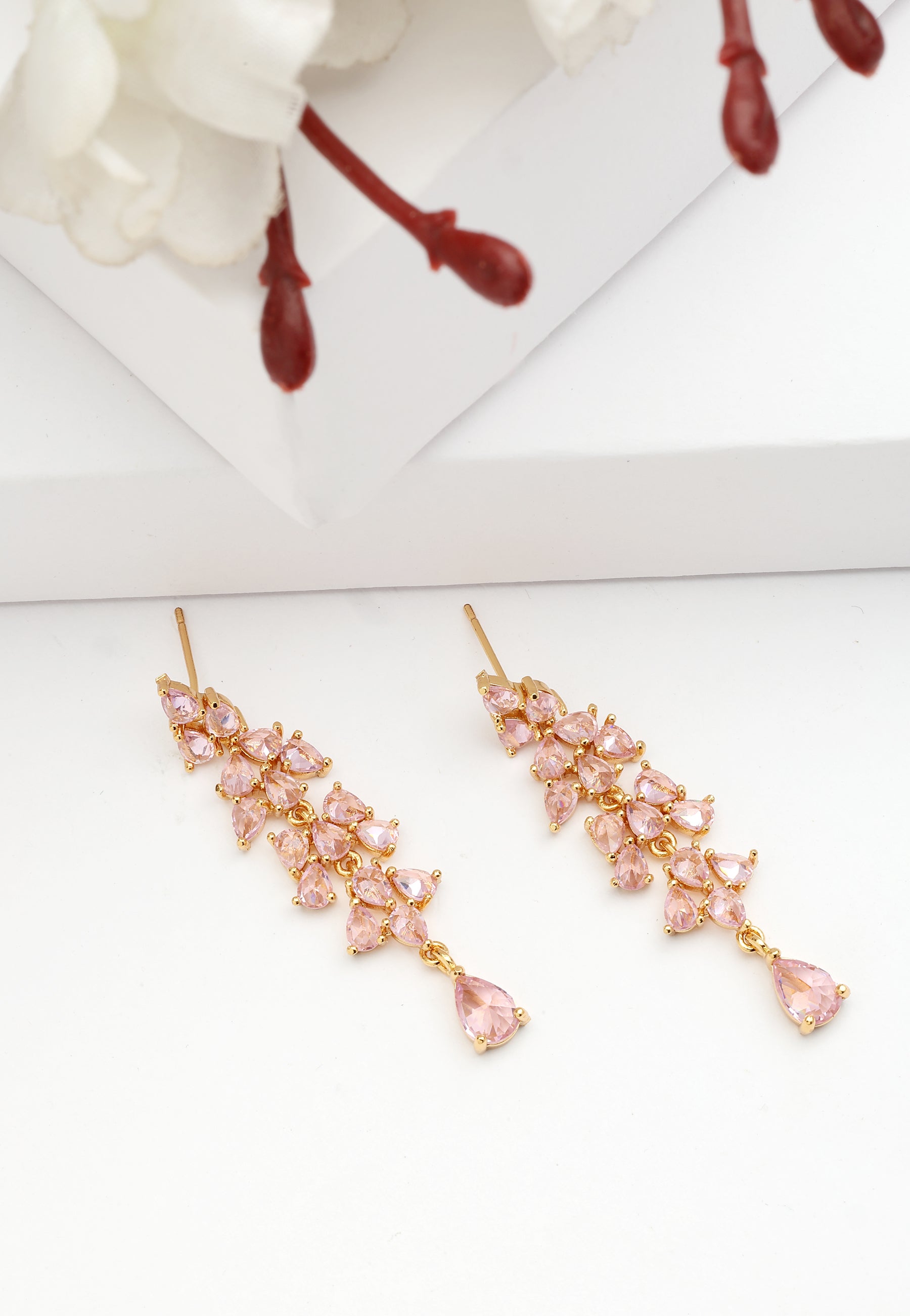 Diva Elegant Leaf Dangle Earrings