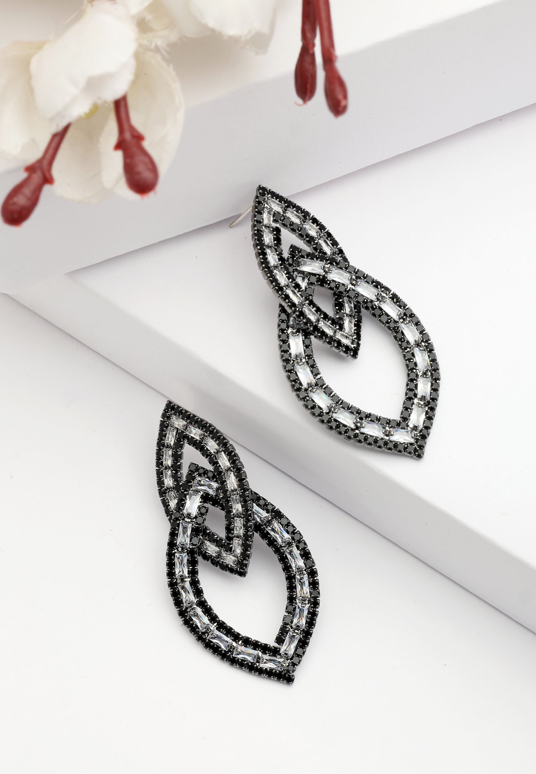 Diva Interlinked Drop Earrings