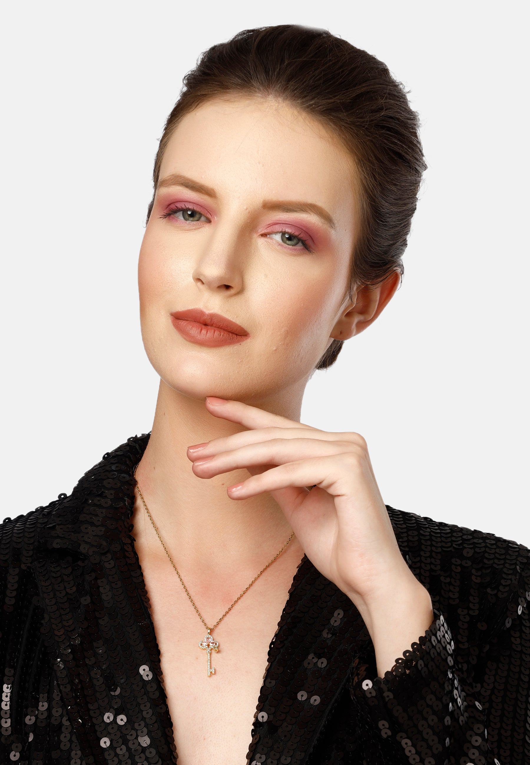 Diva Gleaming Key Pendant Necklace