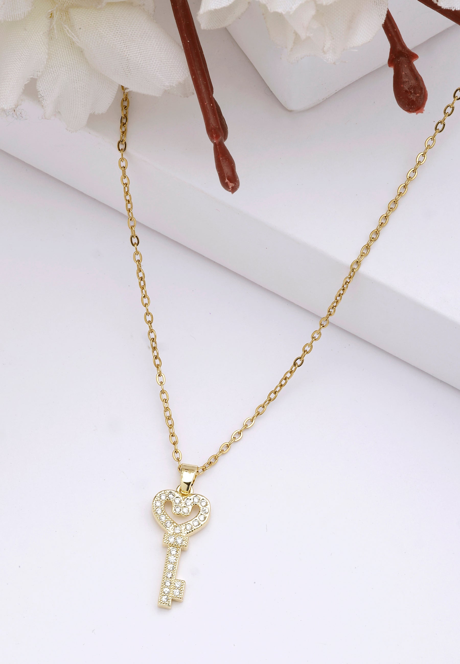 Gleaming Heart Key Pendant Necklace