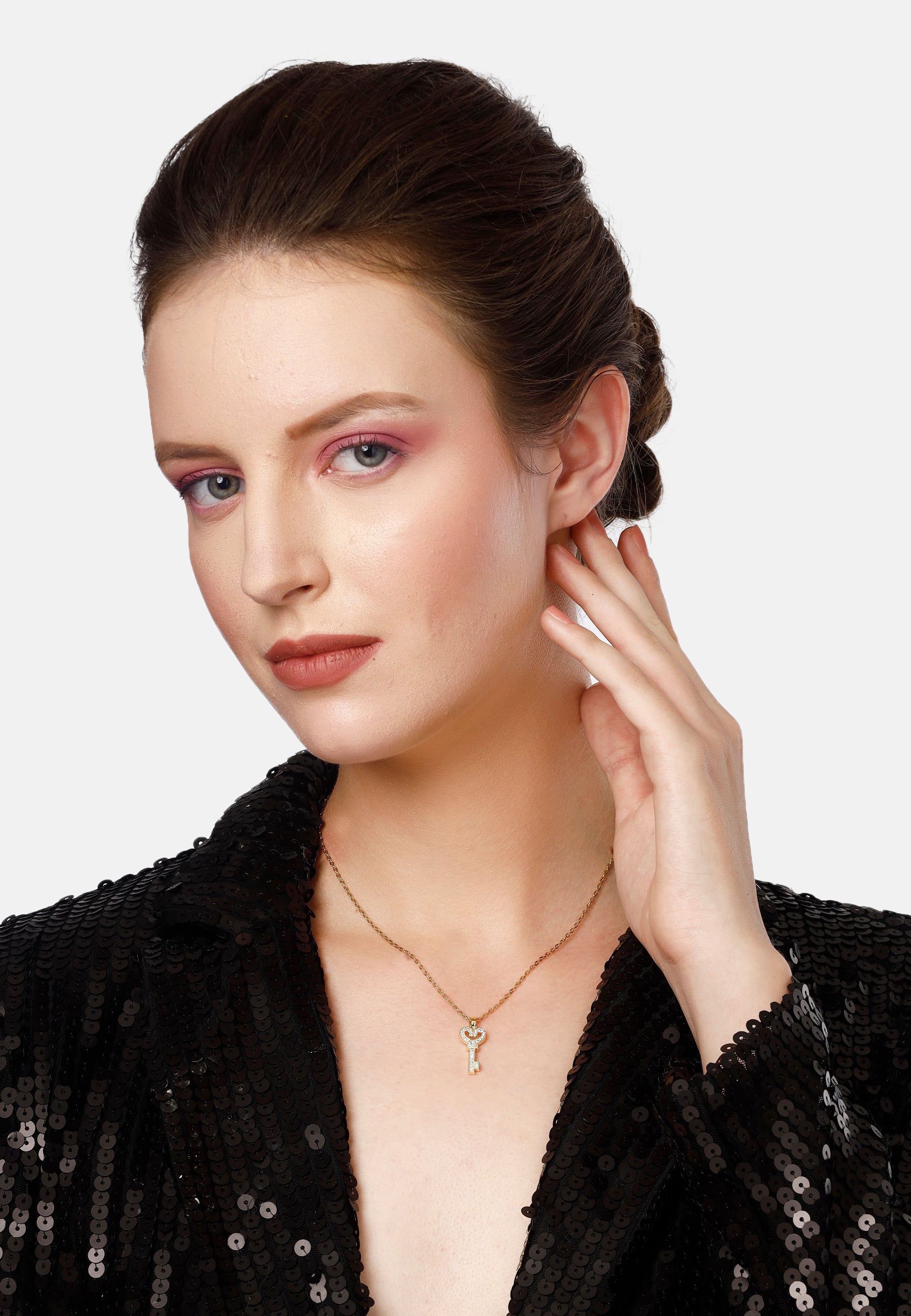 Gleaming Heart Key Pendant Necklace