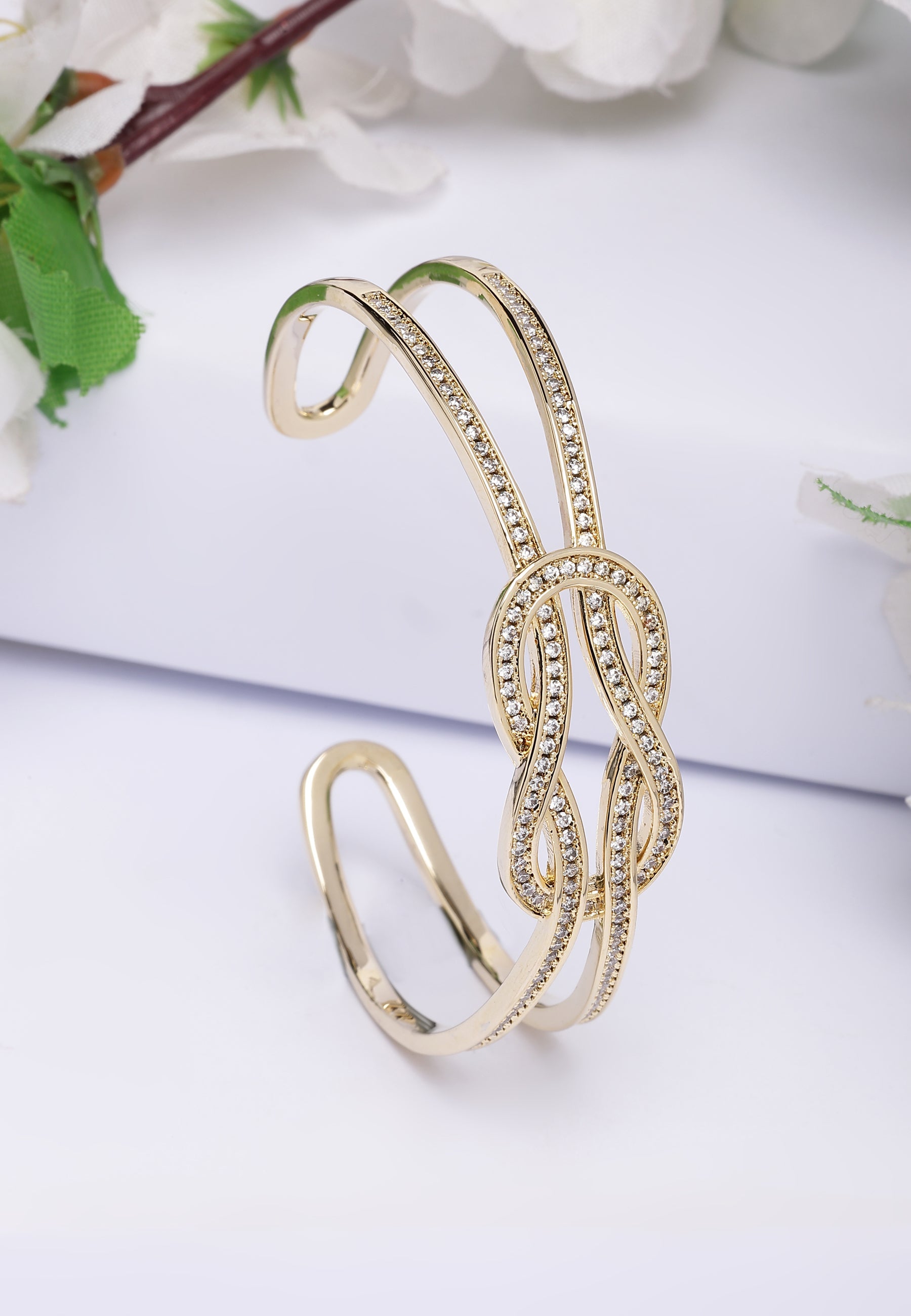 Diva Delicate Contemporary Bracelet