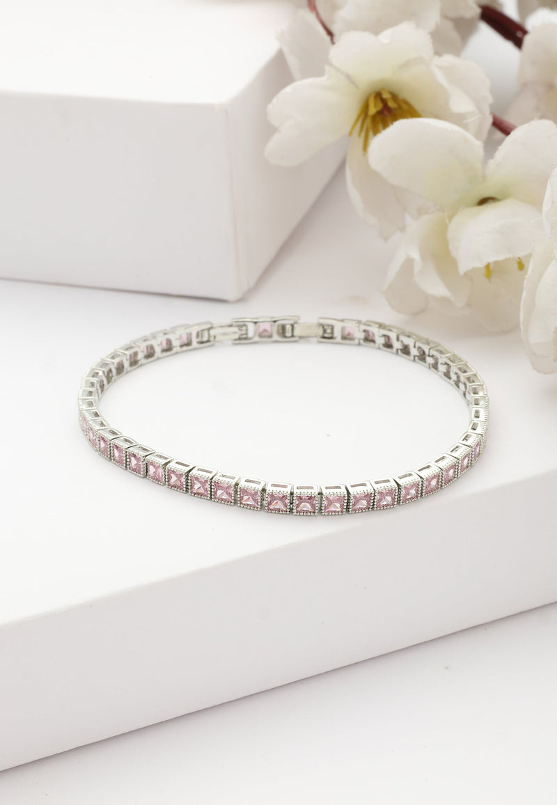 Diva Box Chain Bracelet