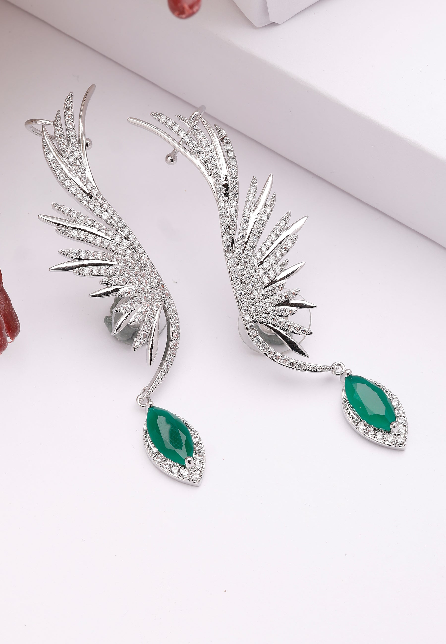 Diva Feather-Shaped Ear Cuff