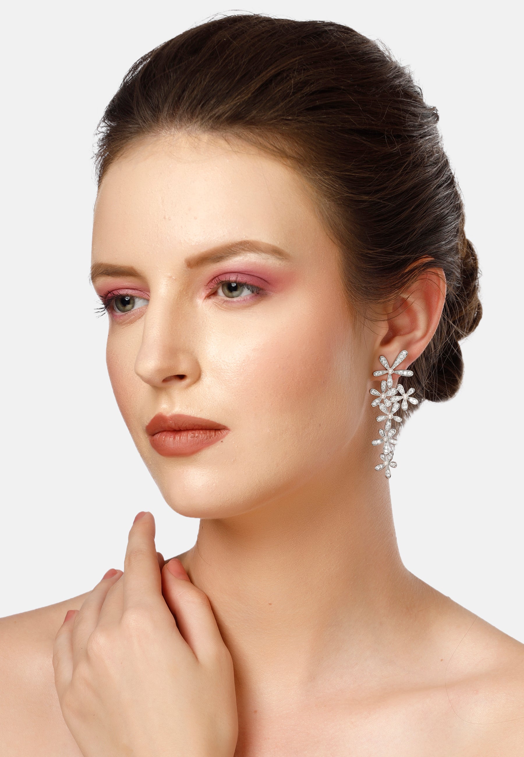 Diva Gleaming Floral Dangle Earrings