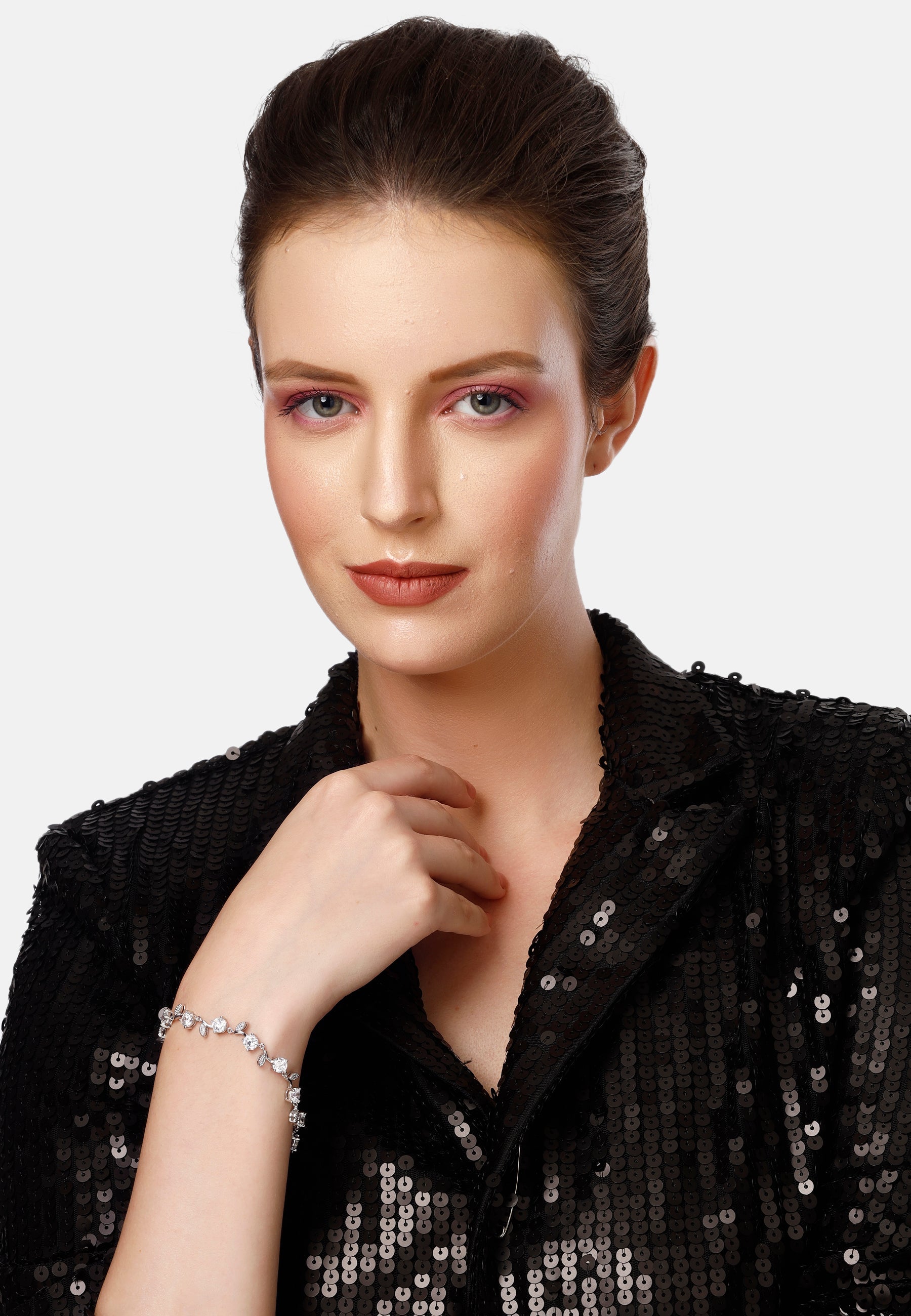 Diva Sleek Bezel Leaf Bracelet